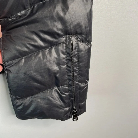GAP Black Down Fill Puffer Jacket Nylon Lightweight Zip Snap Pockets Granola M - Picture 9 of 15